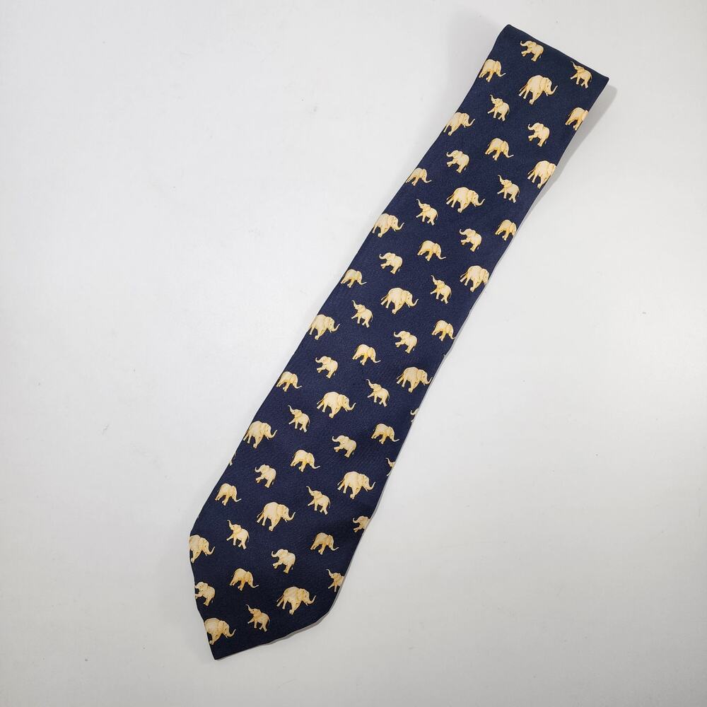 🌻3 for $18 Vintage Blue Silk Elephant Tie